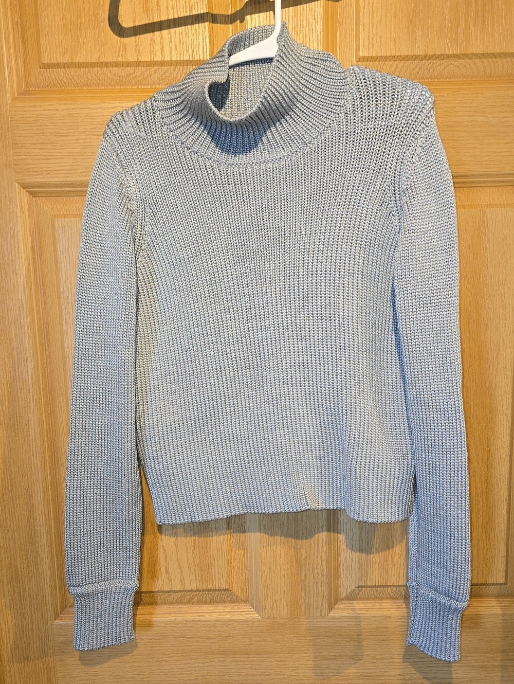 Lewit Light Gray Ribbed Turtleneck Sweater